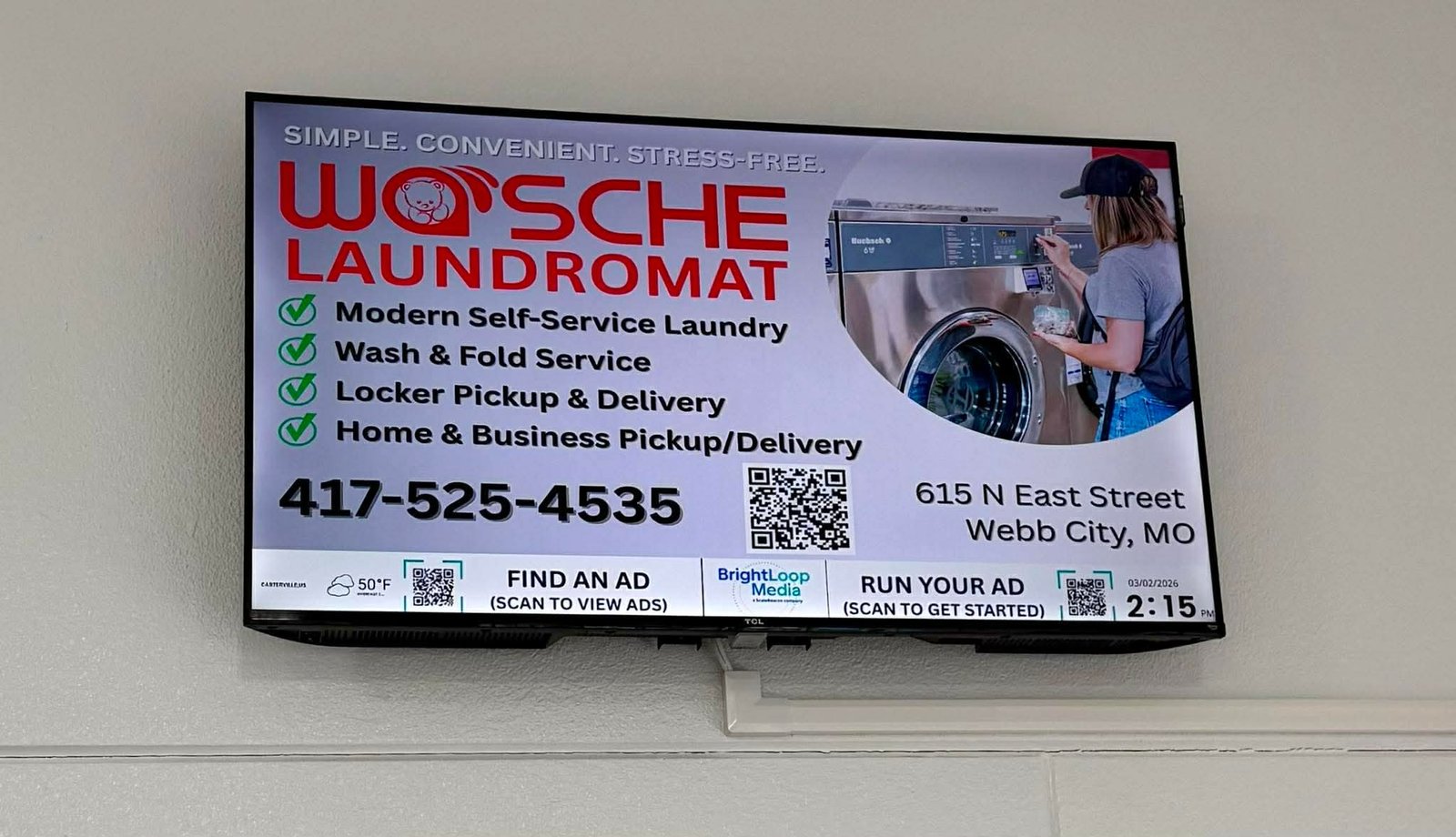 BrightLoop Media digital screen inside Wasche Laundromat